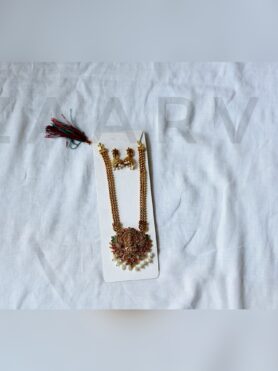 LONG HARAM NECKLACE SET WITH PEARL AND MUTISTONE EMPELISHMENT