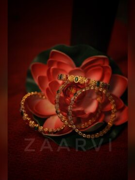 SET OF 4 KEMP STONES WITH FLORAL DESIGN BANGLES