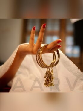 SET OF 4 GHUNGROO STYLE BANGLES