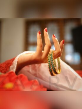 GREEN EMERAALD AD BANGLKES SET OF 2